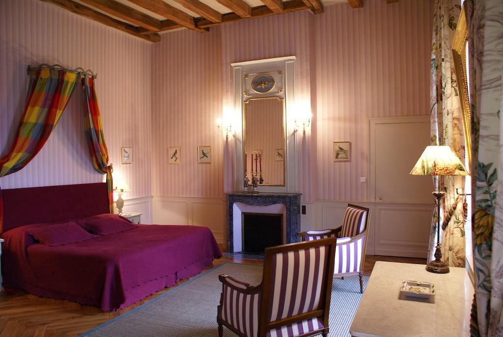 Chateau De Reignac Hotel Exterior photo