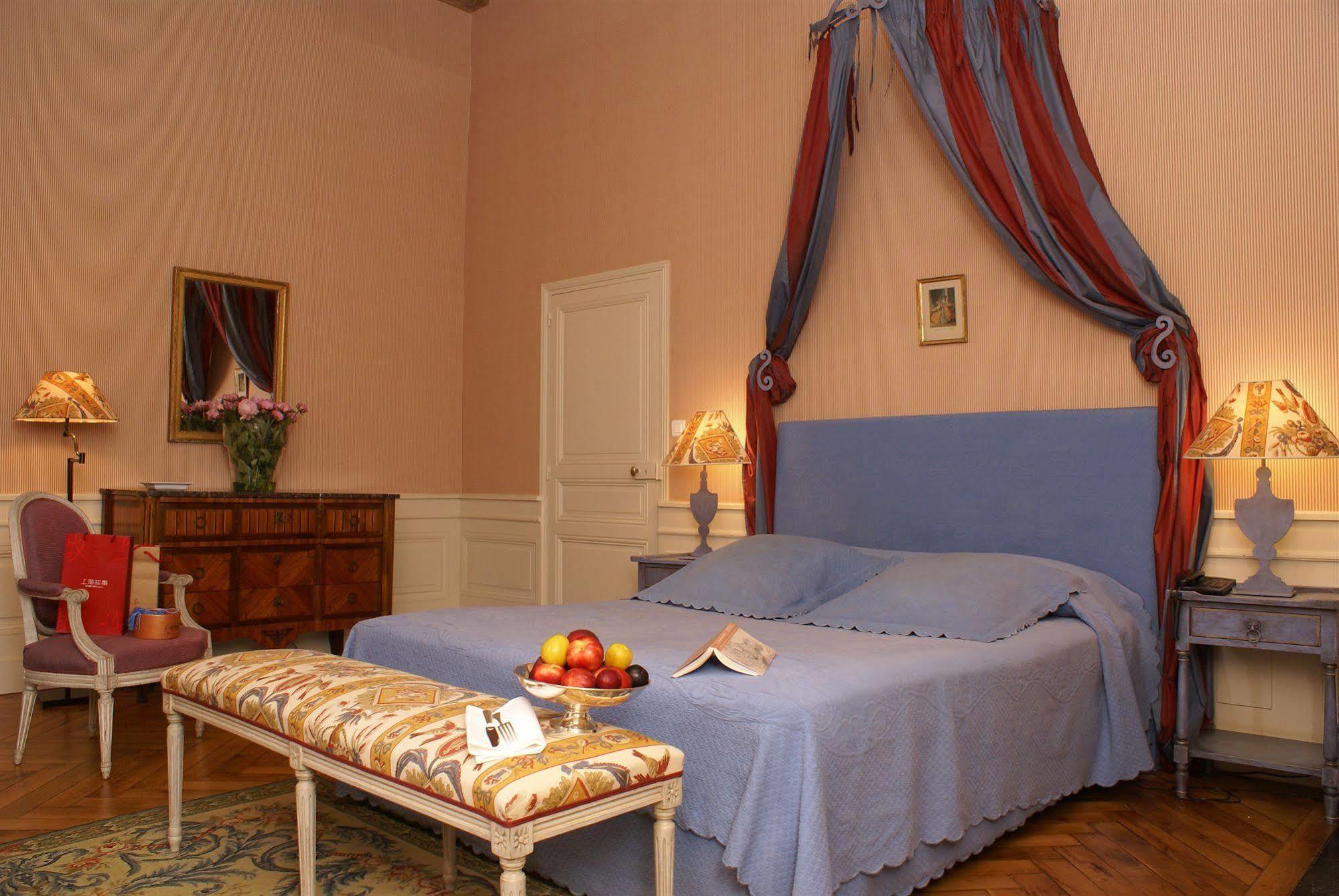 Chateau De Reignac Hotel Exterior photo